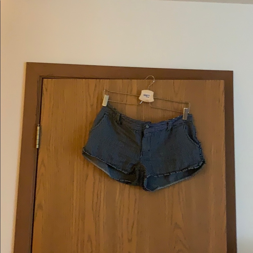 Size 29 Roxy shorts